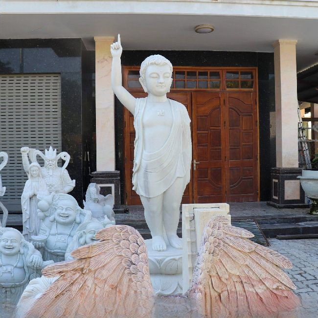 Tượng Phật Đản Sanh Bằng Đá