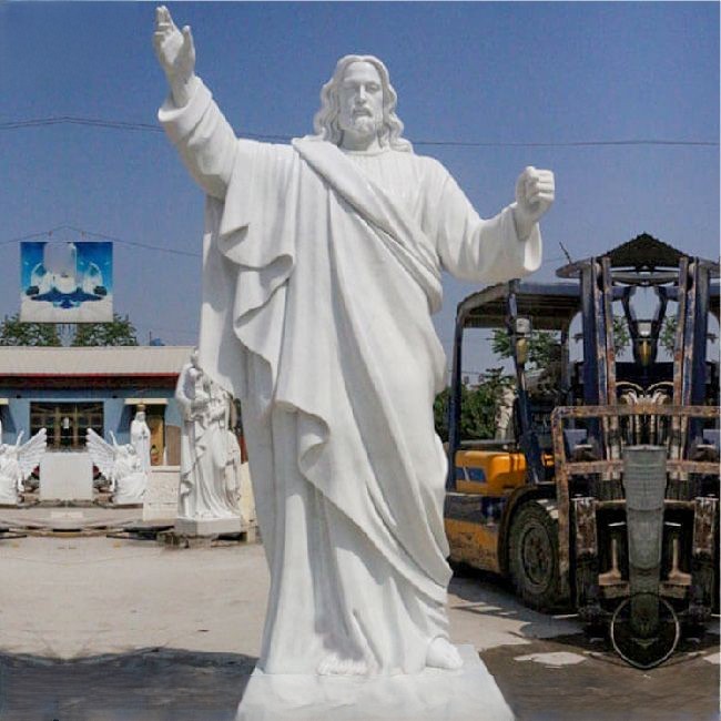 Tượng Chúa Bằng Đá