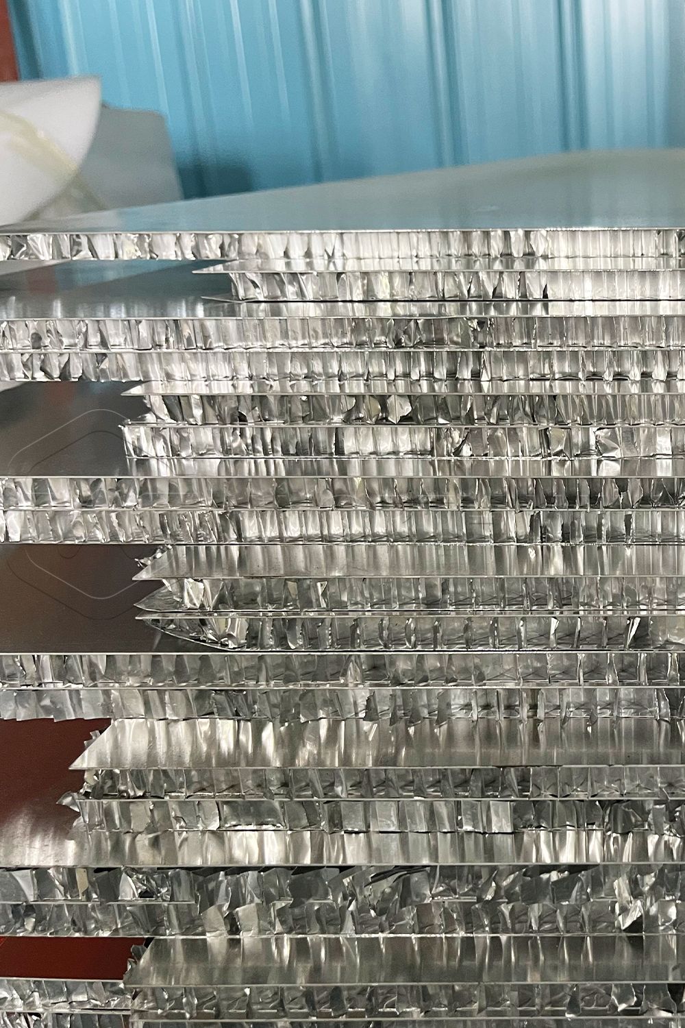 Tấm nhôm tổ ong 18mm giá rẻ Kim Phúc Gia