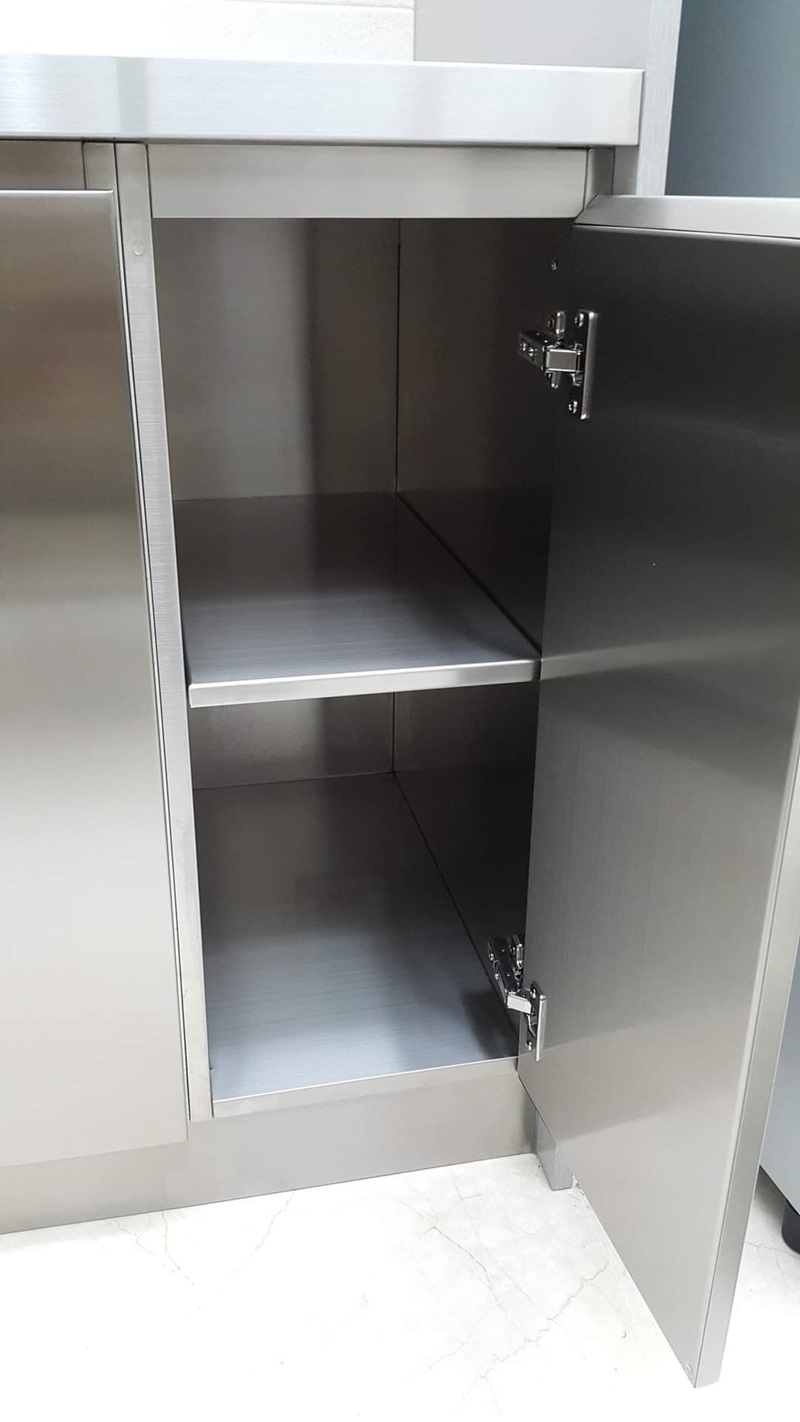 Cận cảnh tủ bếp bằng nhôm tổ ong